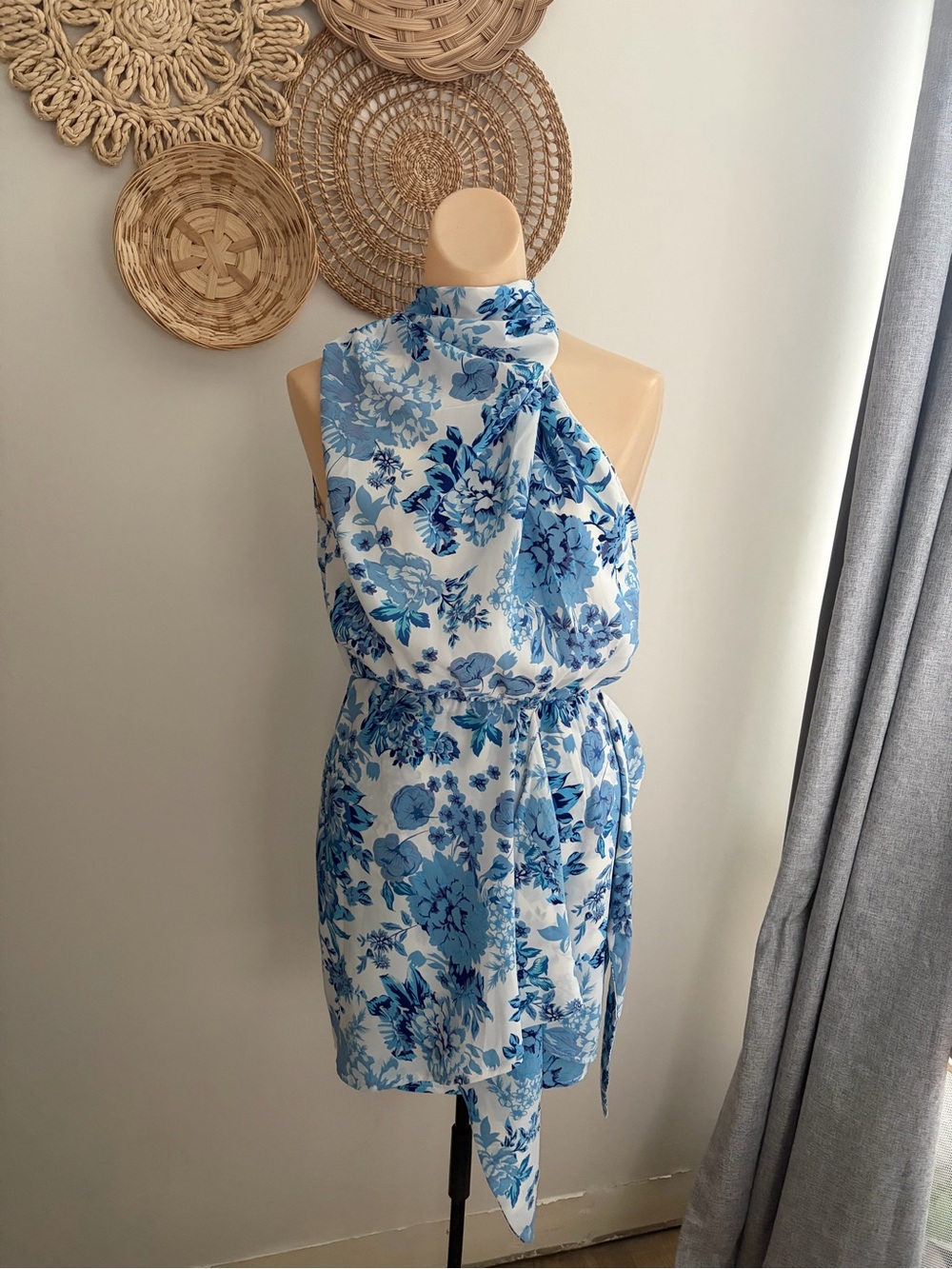 One-Shoulder Blue Floral Dress - White & Blue